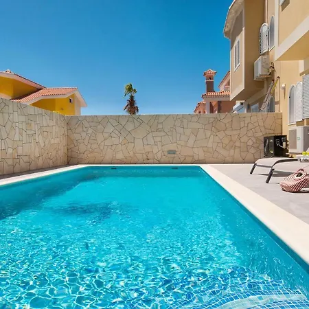 Curie With Pool By Villagrancanaria