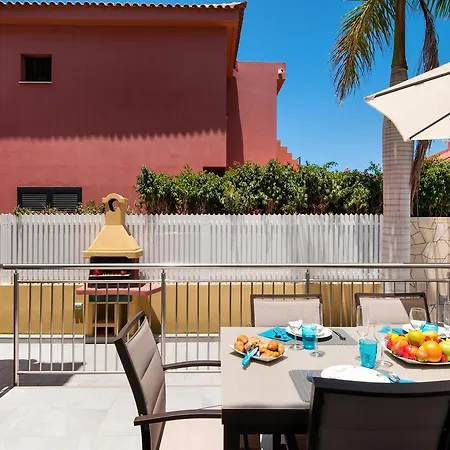 Curie With Pool By Villagrancanaria