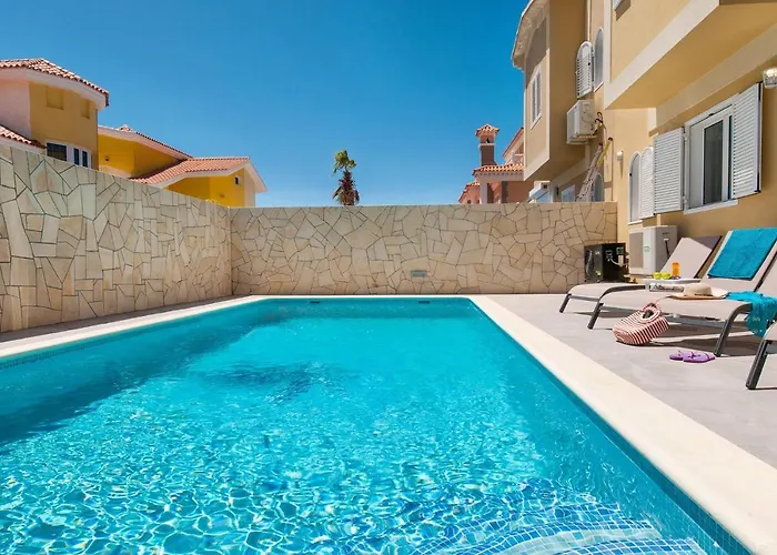 Curie With Pool By Villagrancanaria